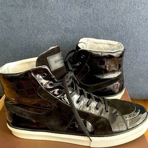 Used Louis Vuitton Size 10 men’s sneakers